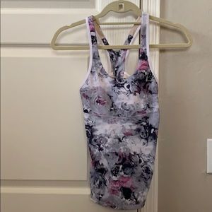 Lululemon tank